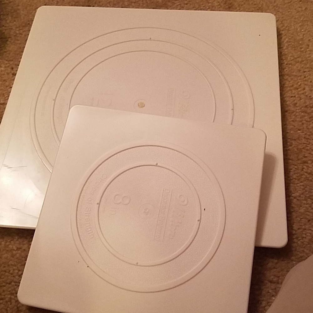 Wilton square cake plates